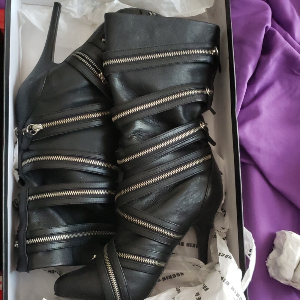 High heel boot